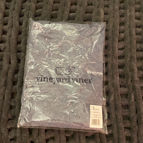 NWT Mens LS Vineyard Vines tee - Picture 6 of 6